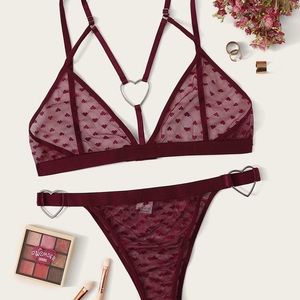NWT lingerie set never tried on